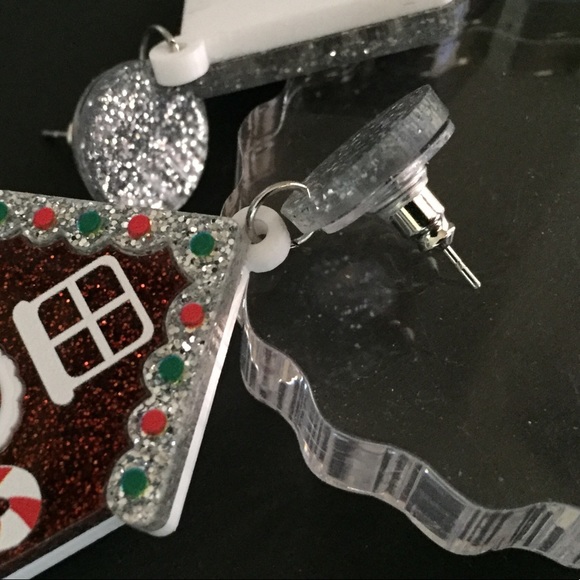 🍏50% OFF/3+...Glittering Acrylic Gingerbread House Dangle Christmas Earrings - Picture 5 of 7